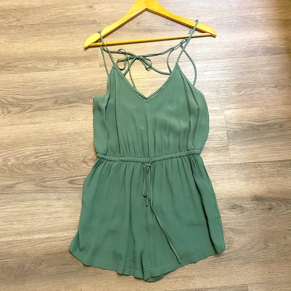 Forever 21 Army Green Romper - Picture 1 of 3